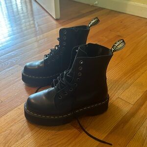 Platform Doc Martens